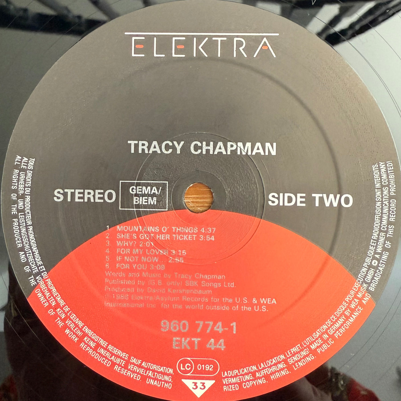 TRACY CHAPMAN - Tracy Chapman (Self Titled) - USED LP VINYL - ORIGINAL 1988 UK & EUROPE PRESS - VG+/VG+