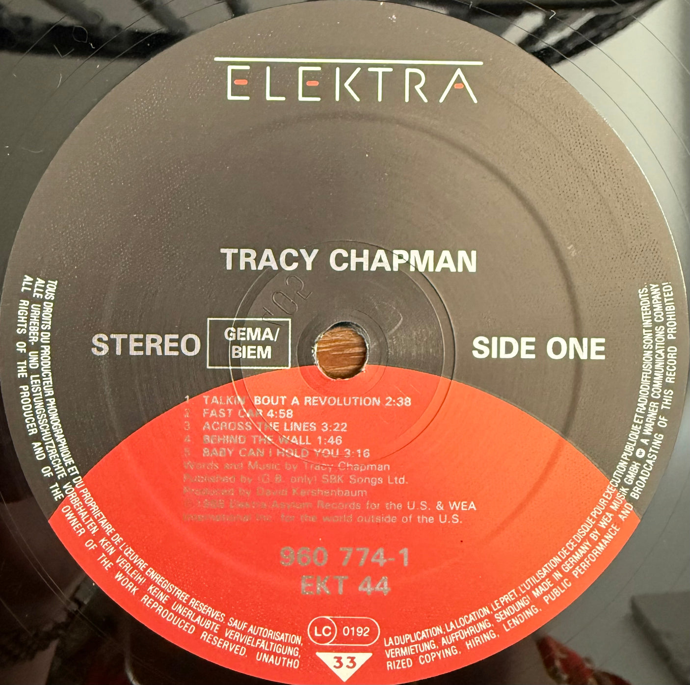 TRACY CHAPMAN - Tracy Chapman (Self Titled) - USED LP VINYL - ORIGINAL 1988 UK & EUROPE PRESS - VG+/VG+