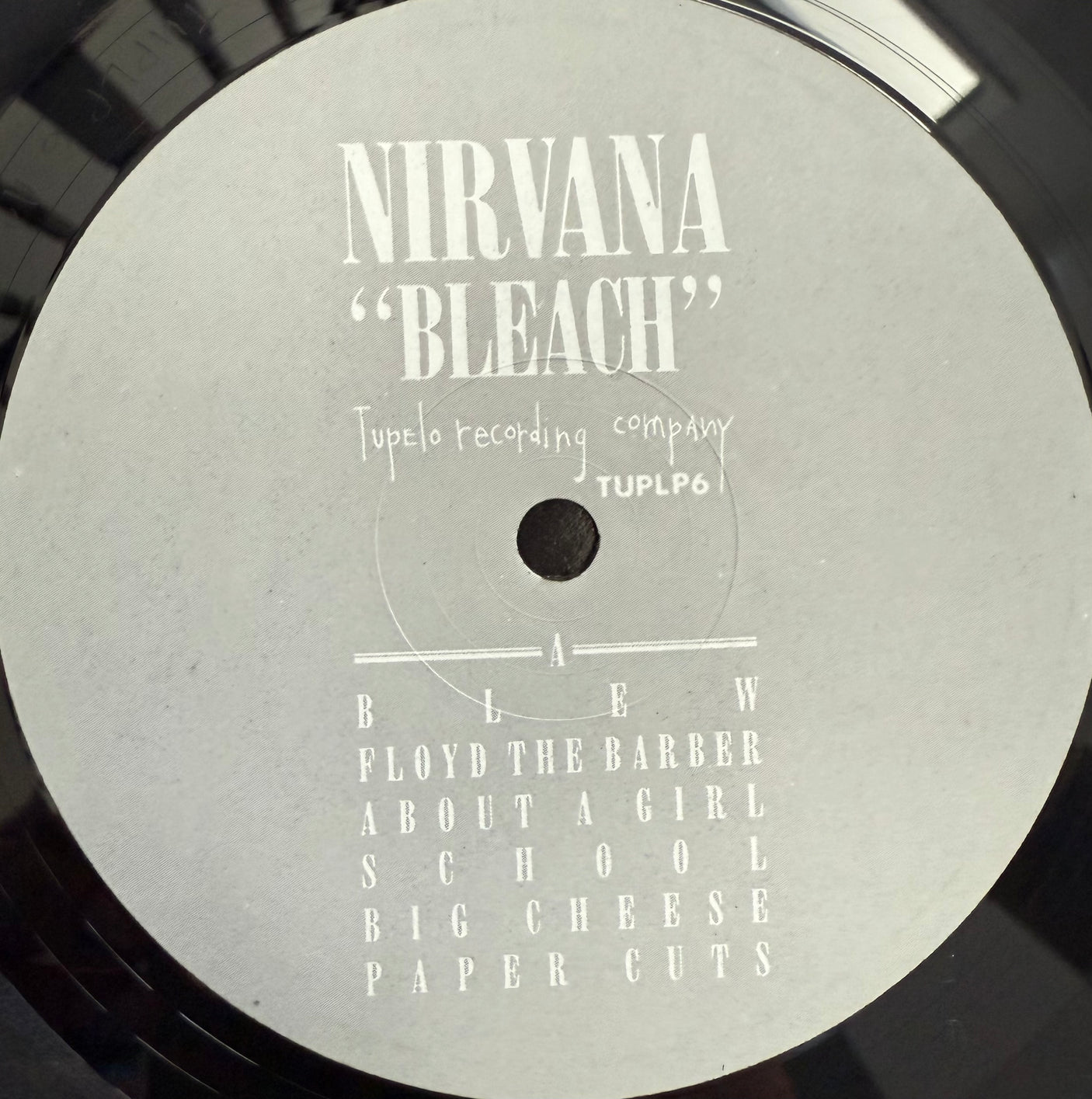 NIRVANA - Bleach - USED LP VINYL - ORIGINAL 1989 UK PRESS - VG+/VG+
